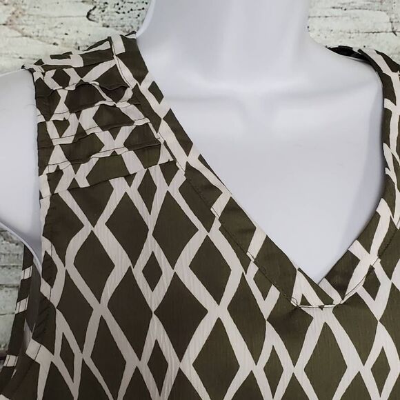 Christopher & Banks Women’s Green White Geometric Sleeveless Blouse Large - Picture 3 of 8